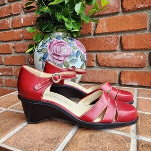 Ann Taylor Vintage red leather mary janes Size 8